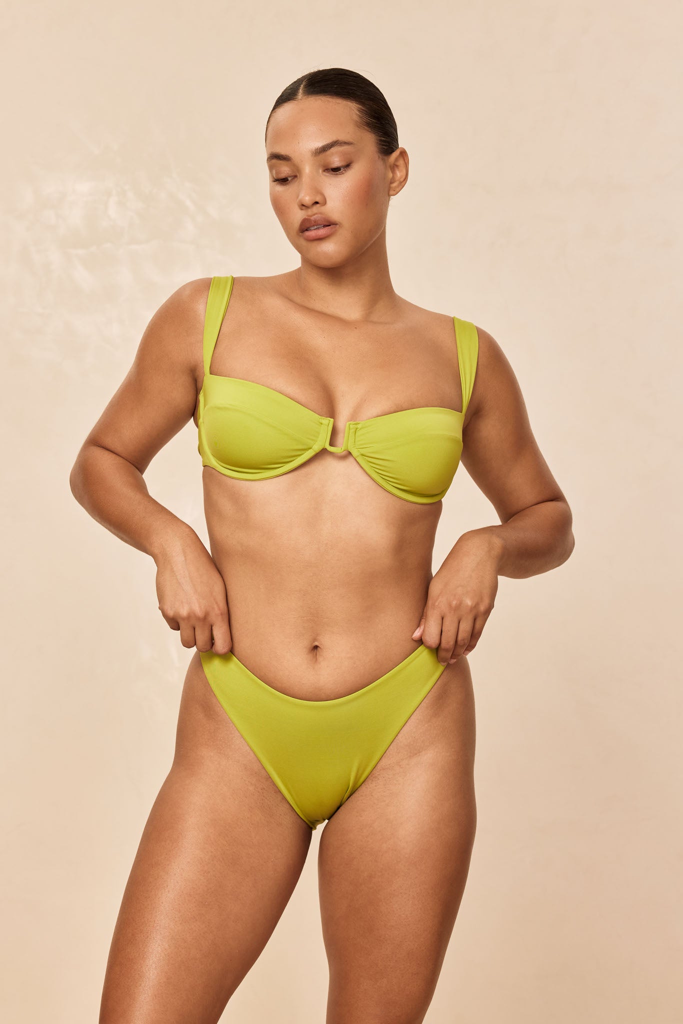 Alternative view of Seychelles Bottom - Apple